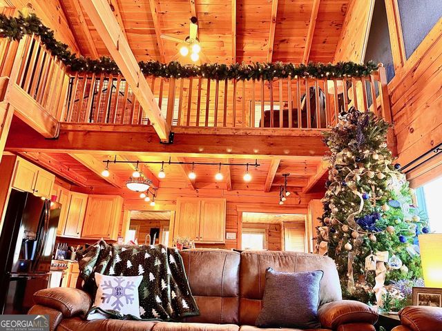 6341 W Laurel Lane, Young Harris, GA 30582