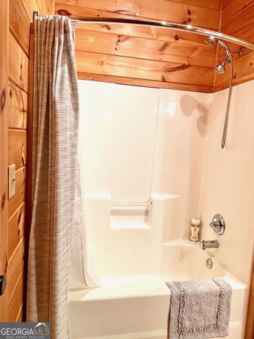 6341 W Laurel Lane, Young Harris, GA 30582