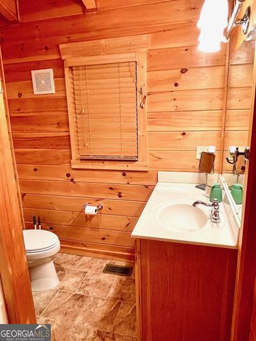 6341 W Laurel Lane, Young Harris, GA 30582