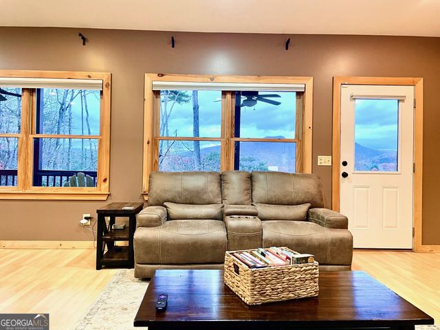 6341 W Laurel Lane, Young Harris, GA 30582