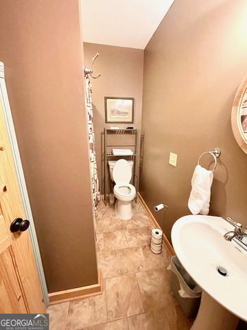 6341 W Laurel Lane, Young Harris, GA 30582