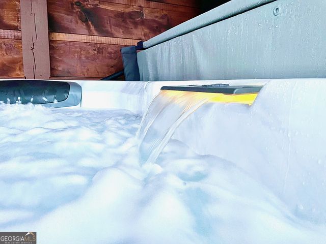 6341 W Laurel Lane, Young Harris, GA 30582