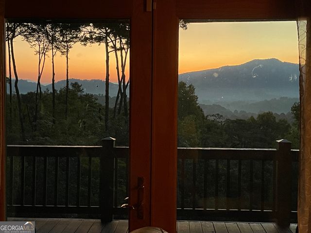 6341 W Laurel Lane, Young Harris, GA 30582