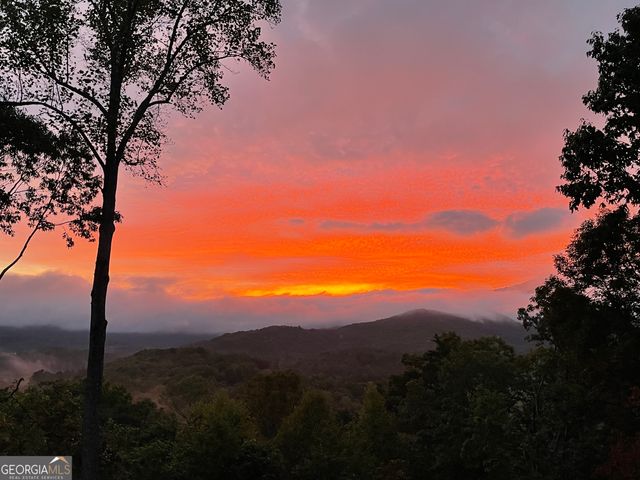 6341 W Laurel Lane, Young Harris, GA 30582