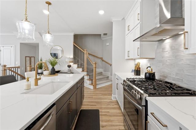 425 Retreat Ln, Canton, GA 30114