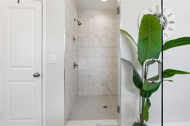 425 Retreat Ln, Canton, GA 30114