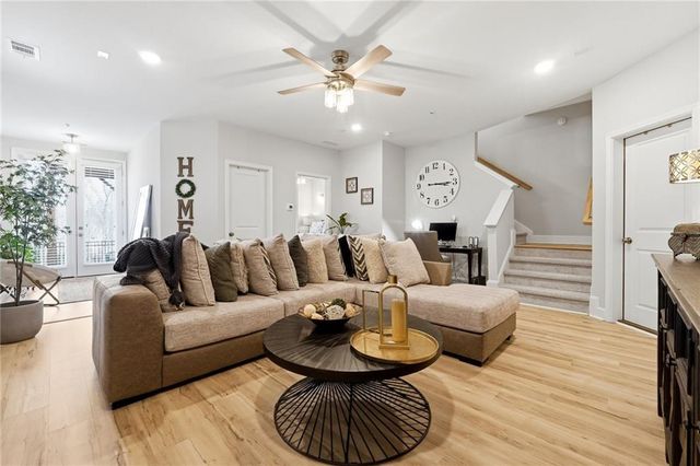 425 Retreat Ln, Canton, GA 30114