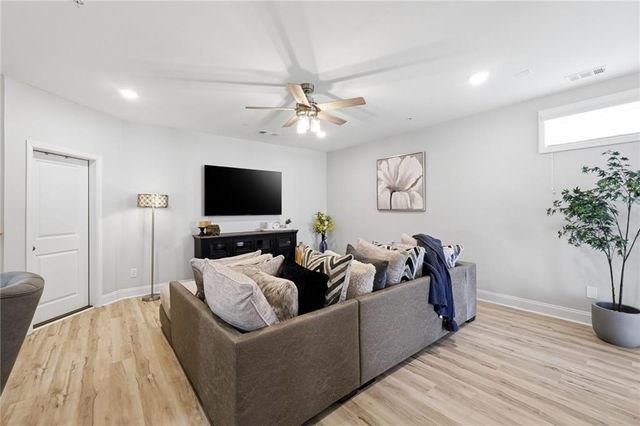 425 Retreat Ln, Canton, GA 30114