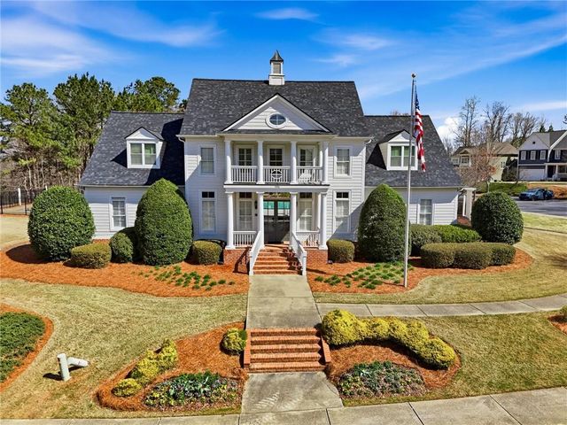 425 Retreat Ln, Canton, GA 30114