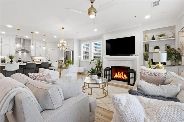 425 Retreat Ln, Canton, GA 30114