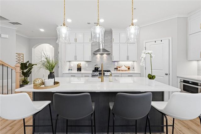 425 Retreat Ln, Canton, GA 30114