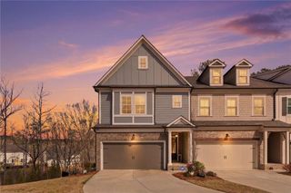 425 Retreat Ln, Canton, GA 30114