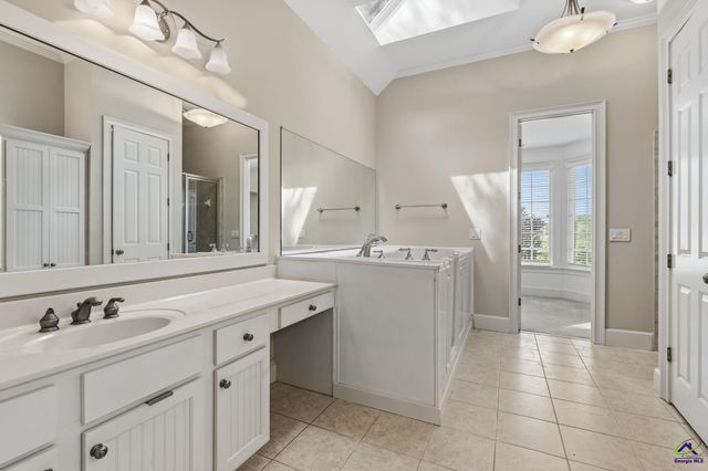 1032 SW Willowood Lane, Atlanta, GA 30331