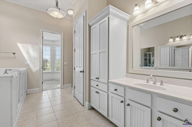 1032 SW Willowood Lane, Atlanta, GA 30331