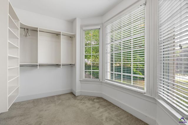 1032 SW Willowood Lane, Atlanta, GA 30331