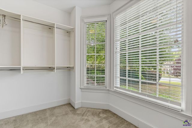 1032 SW Willowood Lane, Atlanta, GA 30331