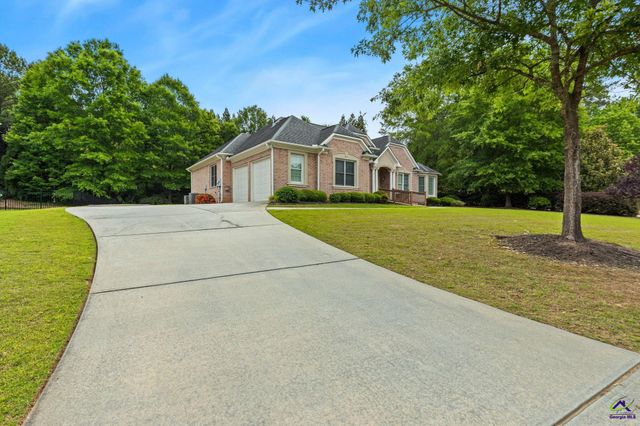 1032 SW Willowood Lane, Atlanta, GA 30331