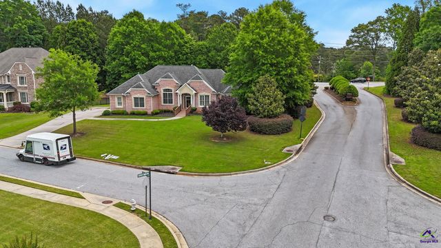 1032 SW Willowood Lane, Atlanta, GA 30331