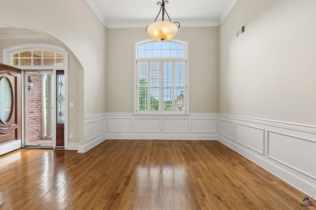 1032 SW Willowood Lane, Atlanta, GA 30331