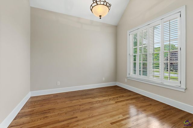 1032 SW Willowood Lane, Atlanta, GA 30331