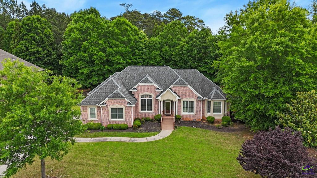 1032 SW Willowood Lane, Atlanta, GA 30331