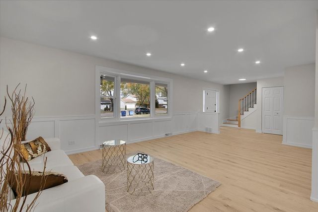 1109 71st Street, Darien, IL 60561