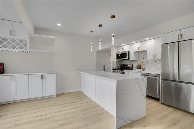 1109 71st Street, Darien, IL 60561