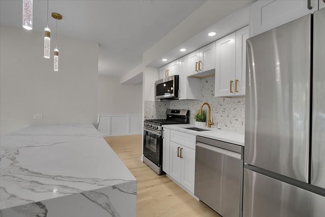 1109 71st Street, Darien, IL 60561