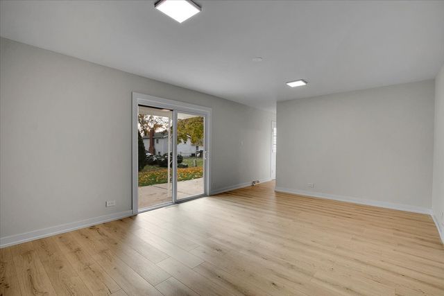 1109 71st Street, Darien, IL 60561