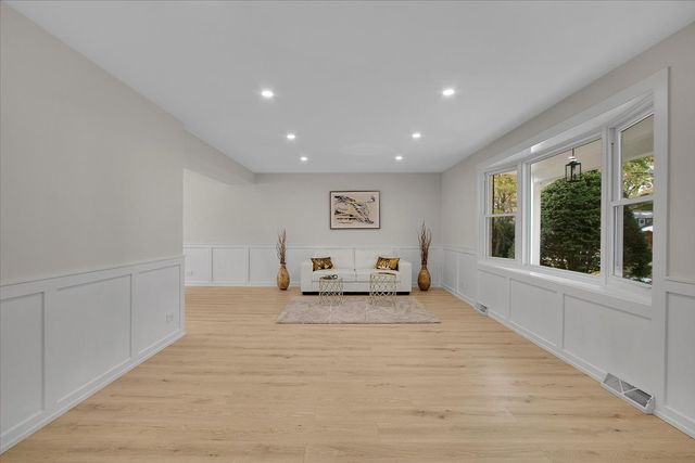 1109 71st Street, Darien, IL 60561