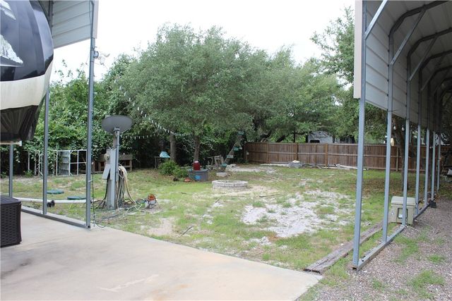 703 N Verne St, Rockport, TX 78382