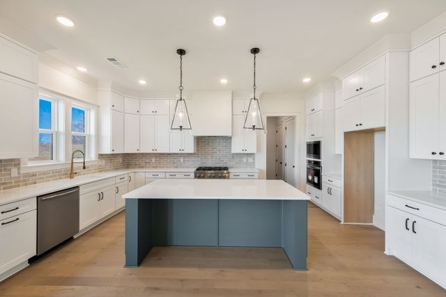 5033 Fairhaven Circle, Thompsons Station, TN 37179