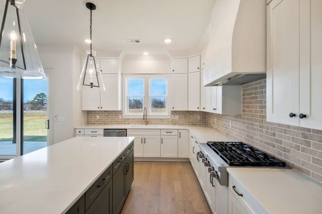 5033 Fairhaven Circle, Thompsons Station, TN 37179