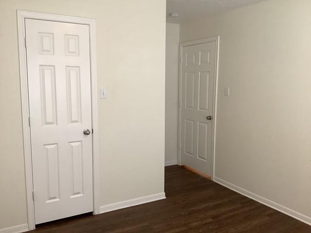 13049 Skyline Drive, Willis, TX 77318