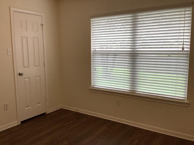 13049 Skyline Drive, Willis, TX 77318