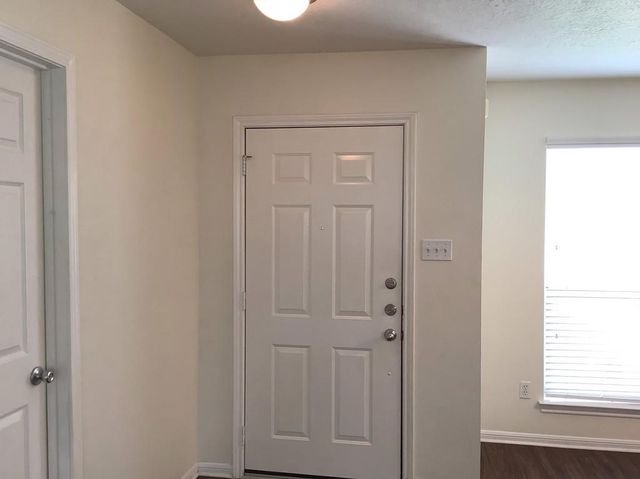 13049 Skyline Drive, Willis, TX 77318