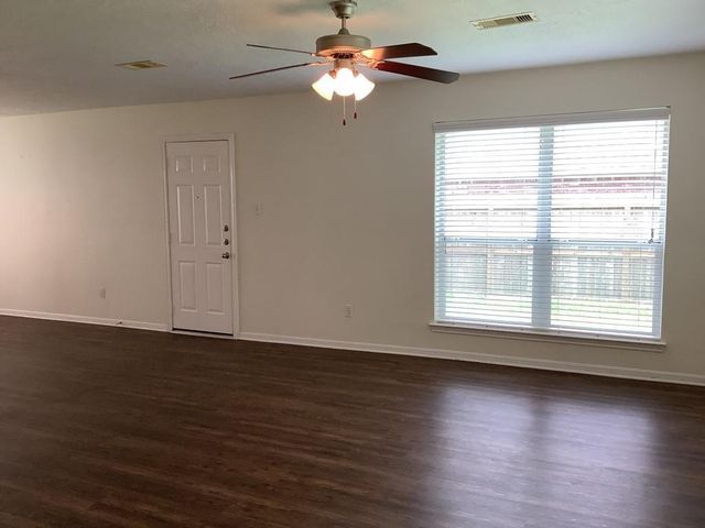 13049 Skyline Drive, Willis, TX 77318