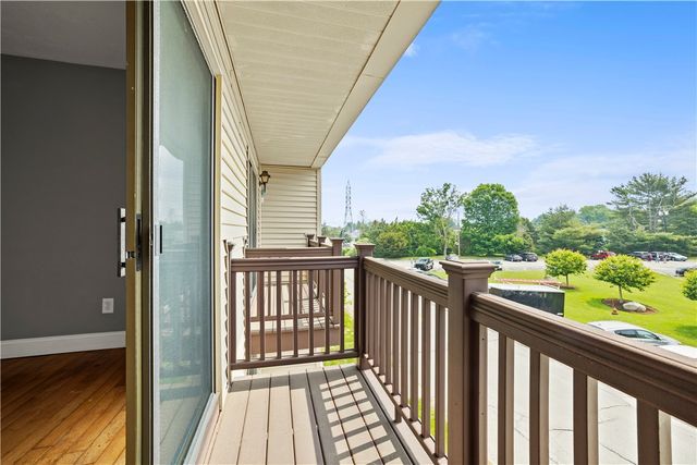 196 Old River Road 5F, Lincoln, RI 02865