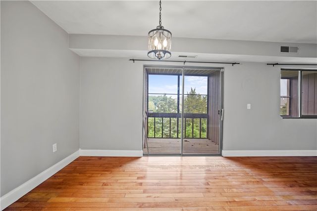 196 Old River Road 5F, Lincoln, RI 02865