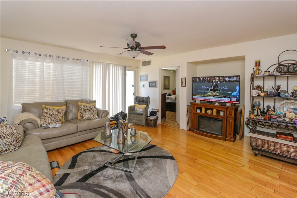 Image 6 of property listing at 3125 North Buffalo Drive 1119, Las Vegas, NV 89128