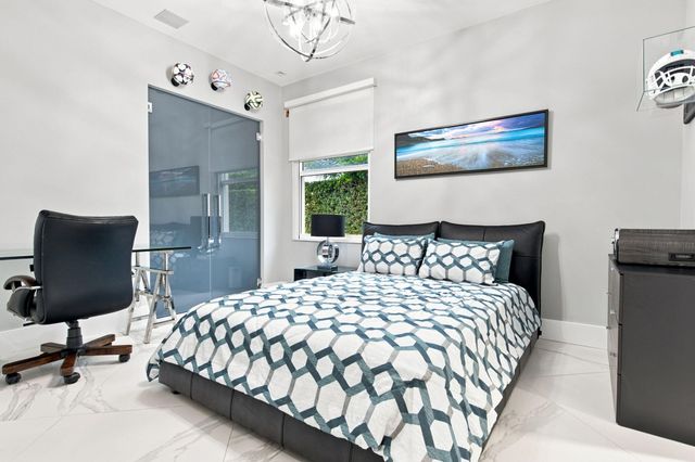 4851 SW 111TH Terrace, Davie, FL 33328