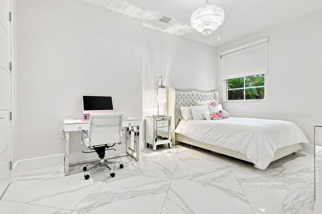 4851 SW 111TH Terrace, Davie, FL 33328