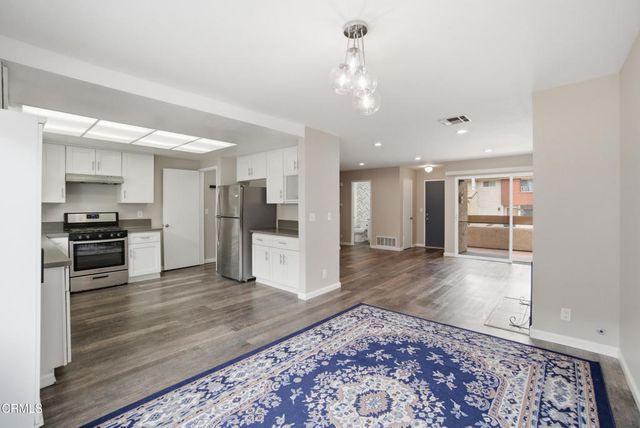 735 County Square Drive 34, Ventura, CA 93003