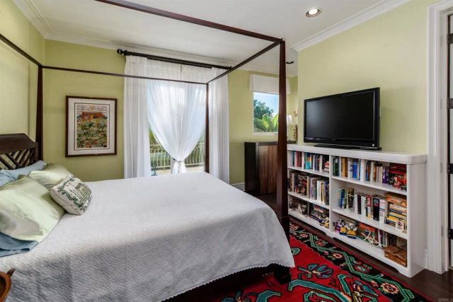 7104 Aviara Drive, Carlsbad, CA 92011