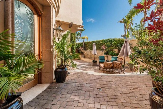 7104 Aviara Drive, Carlsbad, CA 92011