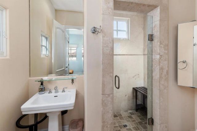 7104 Aviara Drive, Carlsbad, CA 92011