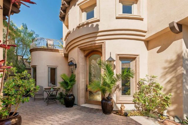 7104 Aviara Drive, Carlsbad, CA 92011