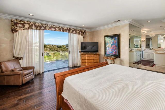 7104 Aviara Drive, Carlsbad, CA 92011