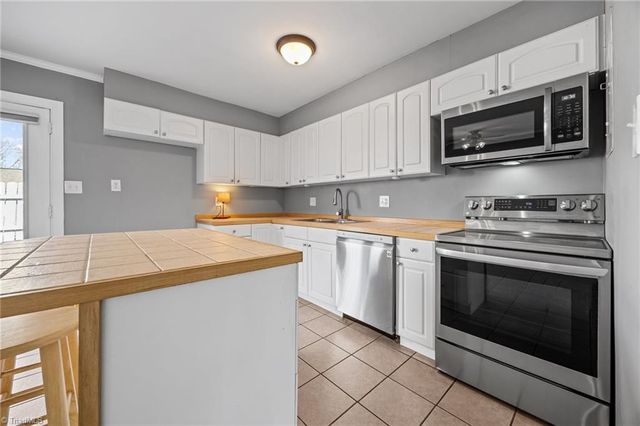 5723 Bramblegate Road, Greensboro, NC 27409