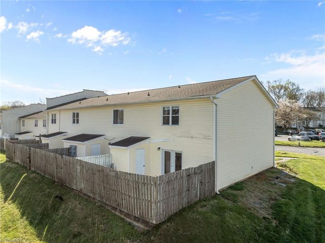 5723 Bramblegate Road, Greensboro, NC 27409